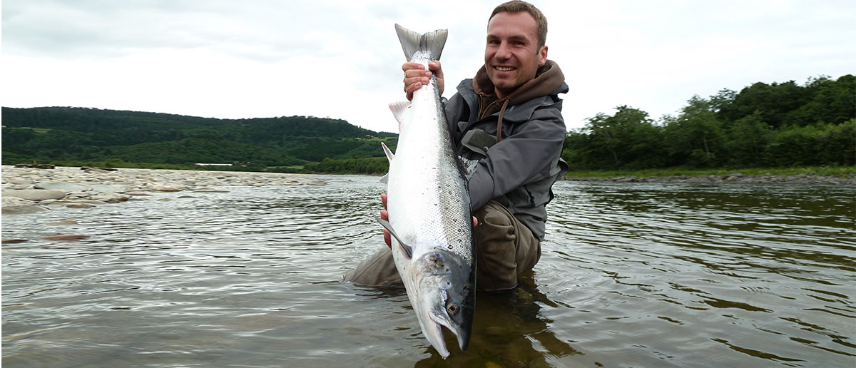 Daniel Stephan mit schoenem Lachs aus der Gaula