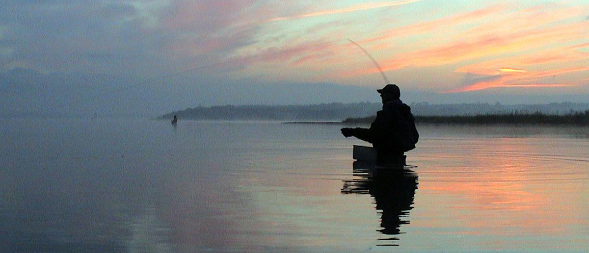 Nordic Stillleben mit Fliegenrute im Sonnenuntergang