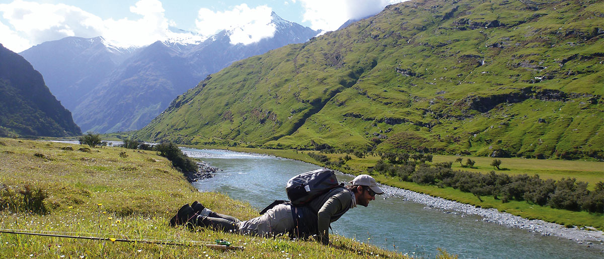 Auch eine gute Situation für einen aus der Tasche gefallen Schnurclip. Schlecht, wenn es im Hinterland Neuseelands passiert. Ein Pin-on-Reel beugt vor. Flyfishing Europe