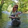 Mirjana Pavlic beim Fliegenfischen mit der Winston Boron MP1