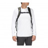 Simms Dry Creek Simple Pack Rucksack Trageweise