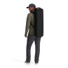 Simms Tailwind Rod and Reel Vault black als Rucksack getragen