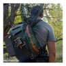 Fishpond Stormshadow Sling Pack linkshändiger Einsatz