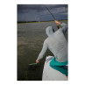 Fishpond Nomad Mid-Length Boat Net Salty Camo am Wasser im Einsatz