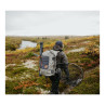 Fishpond Nomad Boat Net Riverbed Camo auf dem Weg zum Angelrevier